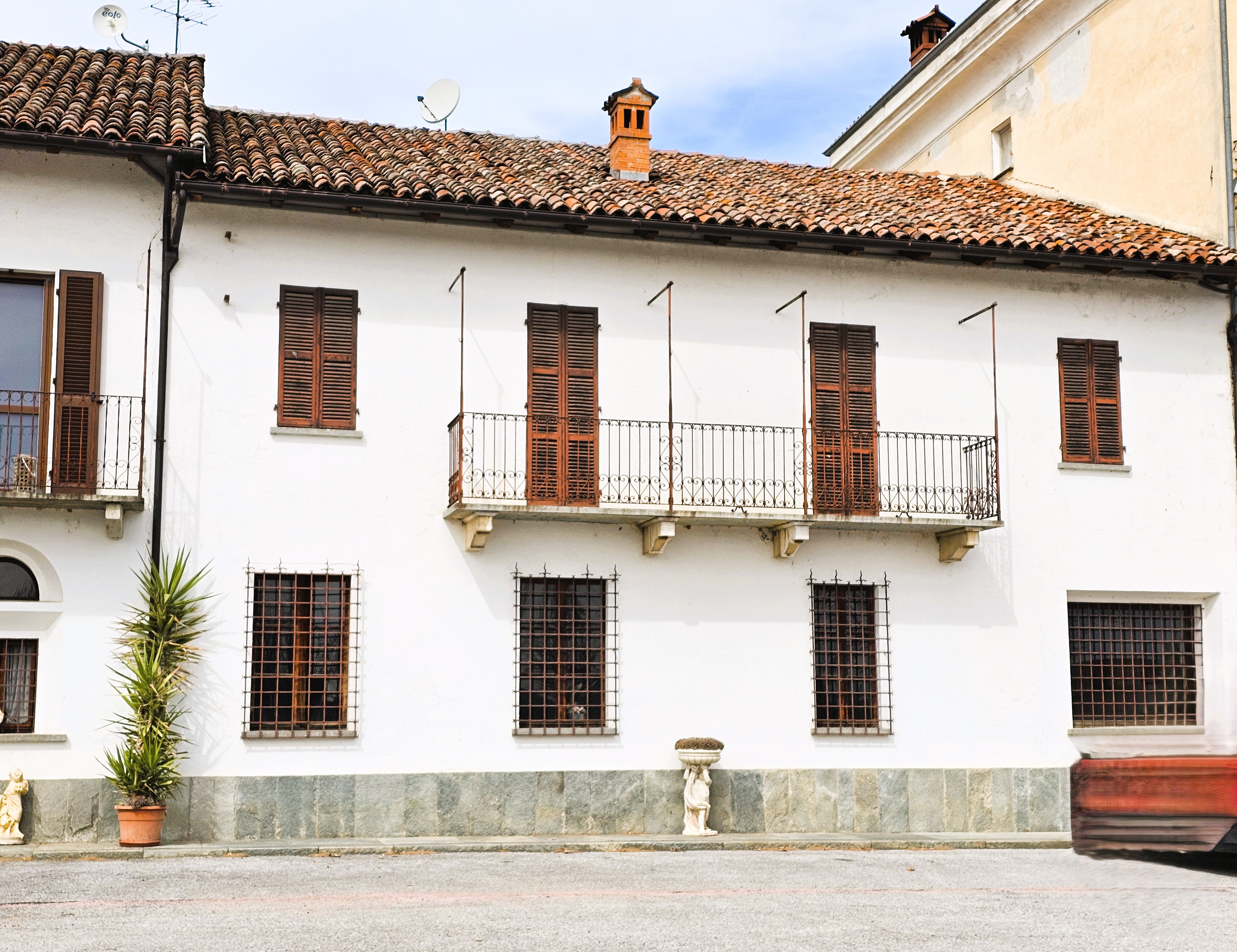 CASA CENTRO PAESE CON SPLENDIDA VISTA PANORAMICA