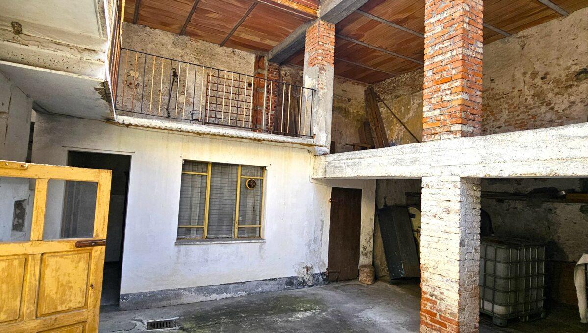 via roma 924-