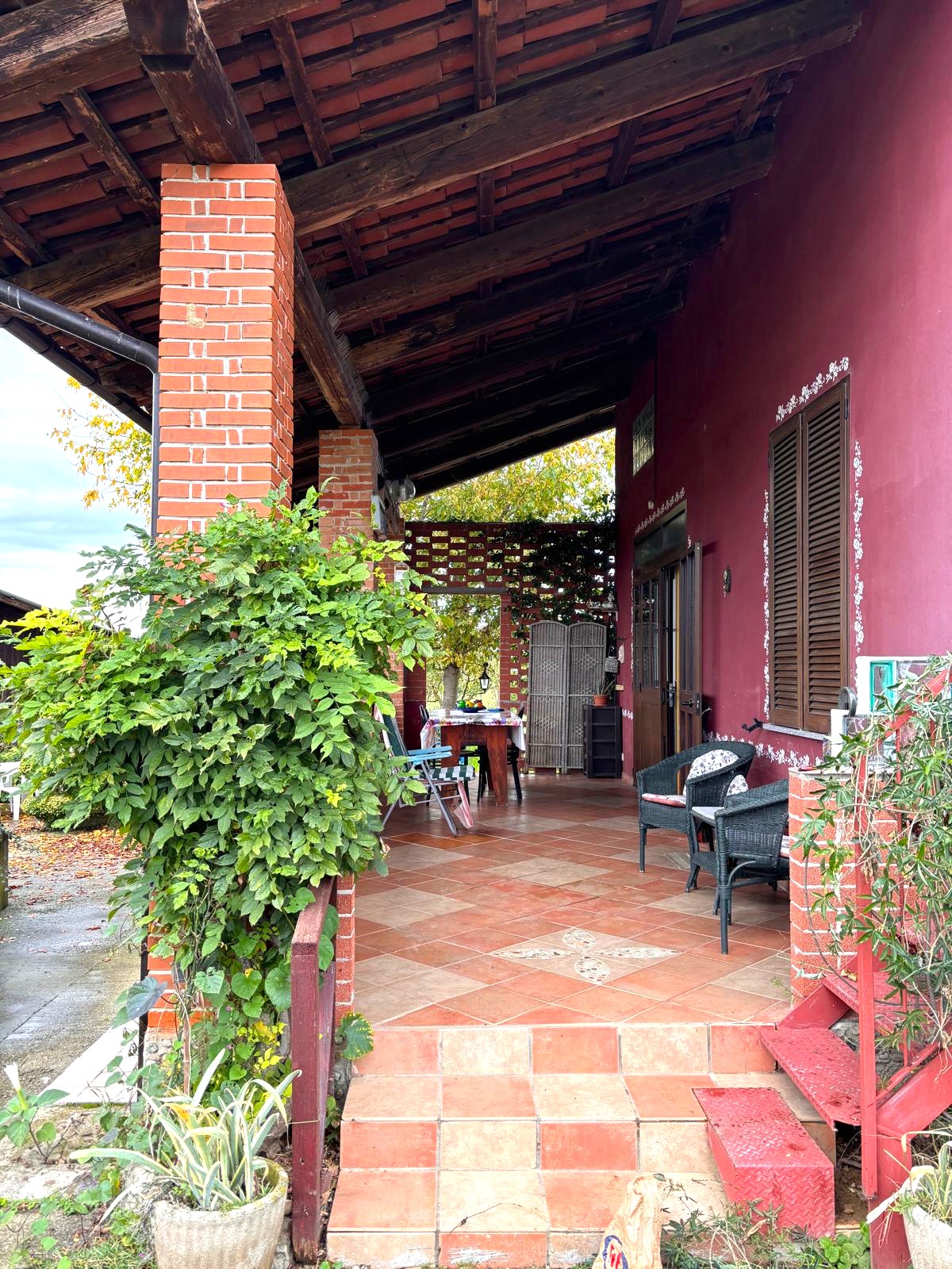CASETTA INDIPENDENTE CON AMPIO TERRENO